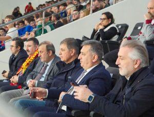 Başkan Başdaş’tan Göztepe Kadın Su Topu Takımı’na Tebrik: Farklı Galibiyetle Gözler Üzerinde