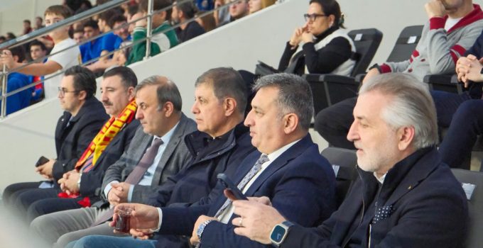 Başkan Başdaş’tan Göztepe Kadın Su Topu Takımı’na Tebrik: Farklı Galibiyetle Gözler Üzerinde