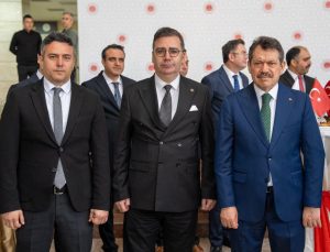 İZMİR ADLİYESİ’NDE GELENEKSEL BAYRAMLAŞMA GERÇEKLEŞTİRİLDİ