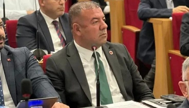 İzmir Büyükşehir Belediye Meclis Üyesi Latif Aydemir, İzmir Ekonomi Üniversitesi Çevresindeki Park Mağduriyetini Meclis Gündemine Taşıdı