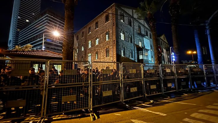 Meslek Fabrikası’na Şafak Ablukası: İzmir’de Büyük Gerilim