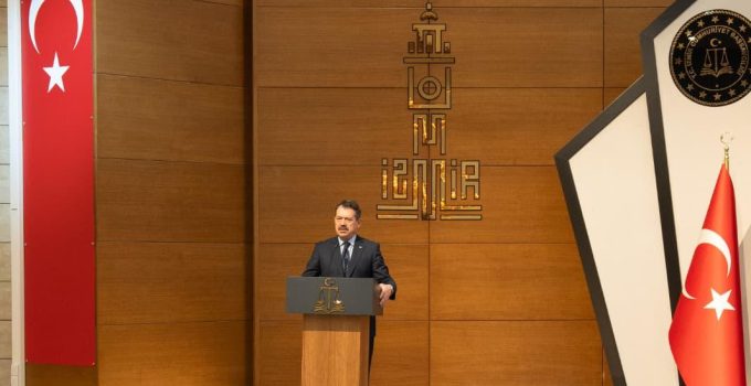 İzmir Adliyesi’nde İlham Veren Buluşma: Bir Liderin İnşası