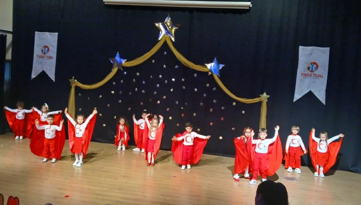 Menderes Yıldız Tozu Anaokulu’nda Minik Yüreklerden Büyük Coşku: 23 Nisan Gösterisi Büyüledi