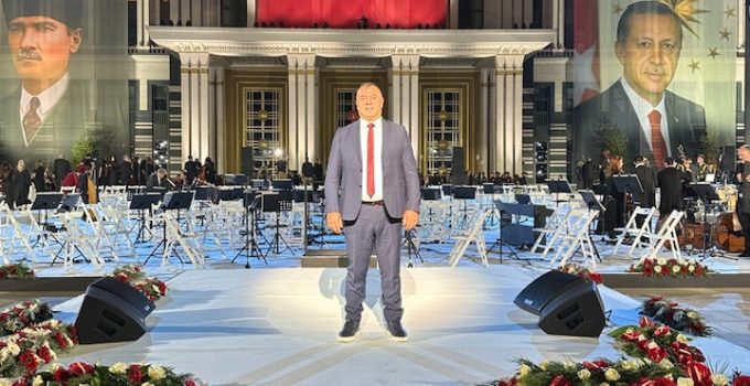 İzmir Büyükşehir Belediye Meclis Üyesi Latif Aydemir’den 23 Nisan Mesajı