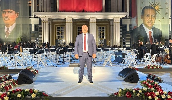 İzmir Büyükşehir Belediye Meclis Üyesi Latif Aydemir’den 23 Nisan Mesajı