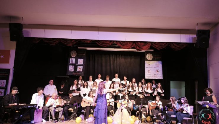 KARYAD’dan Karşıyaka’da Gençlik ve Müzik Buluşması: Nostalji Rüzgârı Esti