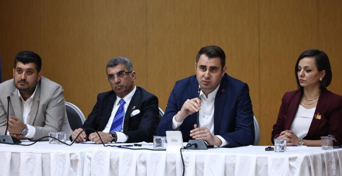 Güç: “Halkımız büyük bir çıkmazın içinde, tek isteği erken seçim