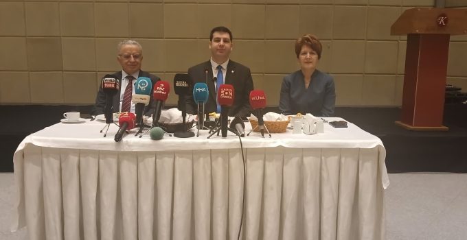 Özgür Bursalı İzmir’de Basın Mensuplarıyla Buluştu: Gündemde Dünya ve Türkiye Vardı Gündeme Dair Önemli Mesajlar Verdi