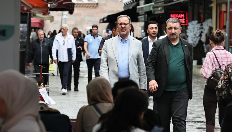 YAĞMURA RAĞMEN SAHADA M. SAİT BAŞDAŞ KEMERALTI’NDA GÖNÜLLERE DOKUNDU