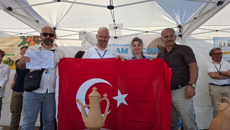 Menemen çömlekçiliği Fransa’da tarih yazdı