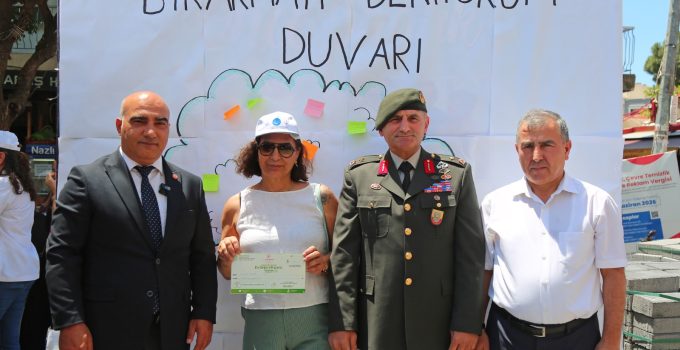 İZMİR’DE DÜNYA TÜTÜNSÜZ GÜNÜ’NDE ANLAMLI FARKINDALIK ETKİNLİĞİ