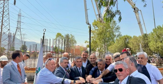 AYAKKABICILAR SAĞLIK MERKEZİ VE CAMİİ İÇİN TEK YÜREK OLDU