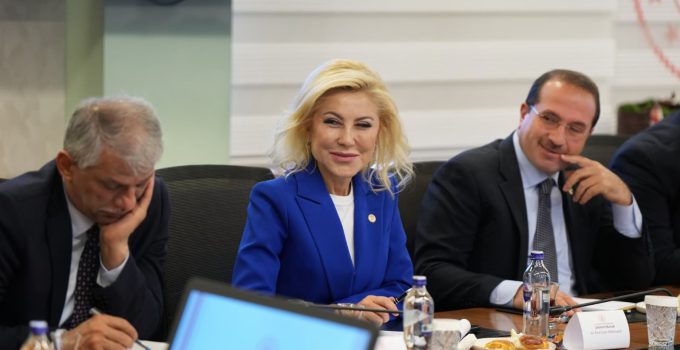 BURSALI AKSOY: “ÇEŞME TURİZM PROJESİ İZMİR’İN GELECEĞİNE YAPILAN STRATEJİK BİR YATIRIMDIR”