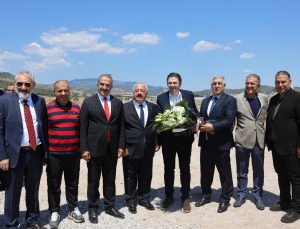 BAKAN YARDIMCISI DR. AHMET BAĞCI VE TARIM REFORMU GENEL MÜDÜRÜ DR. OSMAN YILDIZ DİKİLİ OTB’DE