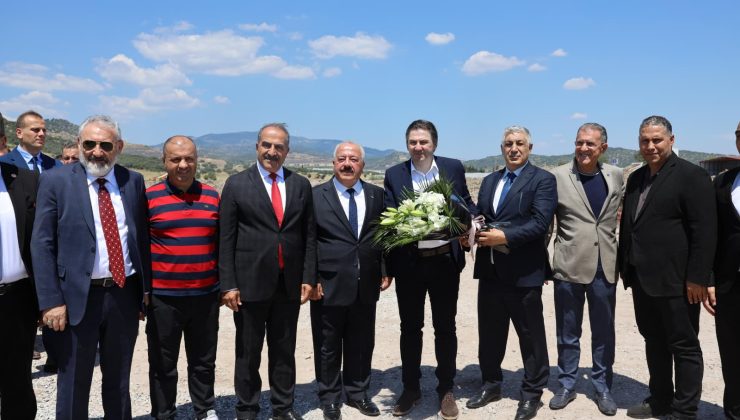 BAKAN YARDIMCISI DR. AHMET BAĞCI VE TARIM REFORMU GENEL MÜDÜRÜ DR. OSMAN YILDIZ DİKİLİ OTB’DE