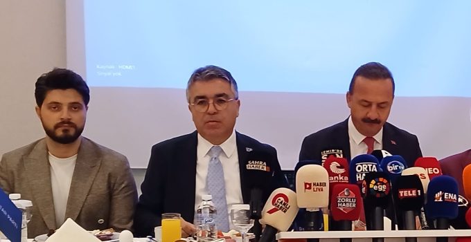 İZMİR’DEN GÜÇLÜ MESAJ: YAVUZ AĞIRALİOĞLU SİYASETİN YENİ YOL HARİTASINI AÇIKLADI
