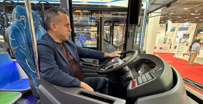 İZMİR’DE ELEKTRİKLİ MİNİBÜS DÖNEMİNE HAZIRLIK