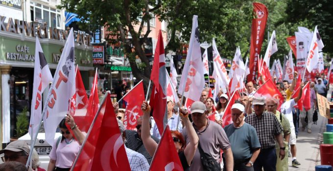 Cumhuriyet Kadınları’ndan NATO’ya Net Mesaj: “Tam Bağımsız Türkiye!
