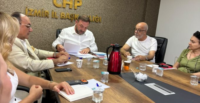 CHP İZMİR İL YÖNETİMİNDEN KRİTİK KARARLAR