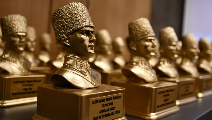 SANATIN KALBİ İSTANBUL’DA ATTI, GECENİN MİMARI SERHAT KÖSE OLDU