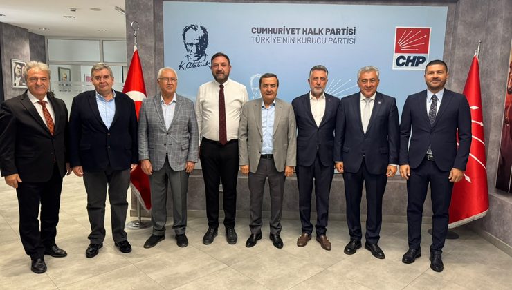 İZMİR’DE CHP’NİN BİRİKİMİ SAHAYA YANSIYOR: BELEDİYE BAŞKANLARI 30 İLÇEDE SAHADA OLACAK