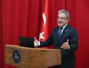 SAVUNMA SANAYİİNİN GELECEĞİ DEÜ’DE MASAYA YATIRILDI