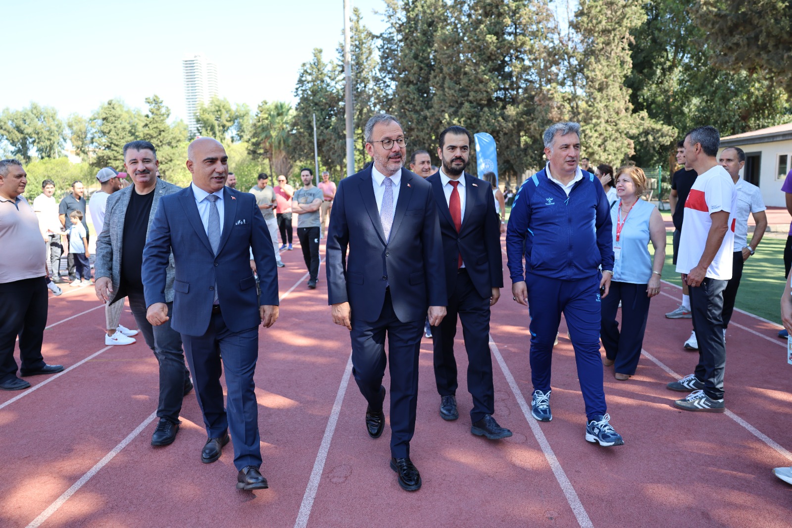 İzmir’de “Sağlıklı Çocuk, Sağlıklı Gelecek” İçin Spor Şenliği