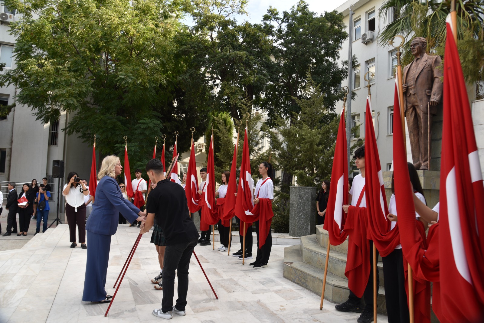 Karşıyaka’da İlköğretim Haftası coşkuyla kutlandı