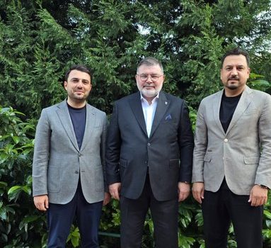 AK PARTİ İZMİR’DE TANITIM VE MEDYA BAŞKANLIĞINDA BAYRAK DEĞİŞİMİ