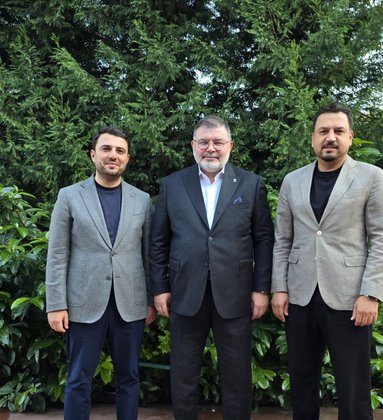 AK PARTİ İZMİR’DE TANITIM VE MEDYA BAŞKANLIĞINDA BAYRAK DEĞİŞİMİ
