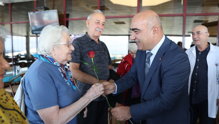 İZMİR İL SAĞLIK MÜDÜRÜ DOÇ. DR. AYHAN KUL’DAN NARLIDERE HUZUREVİ’NE ANLAMLI ZİYARET