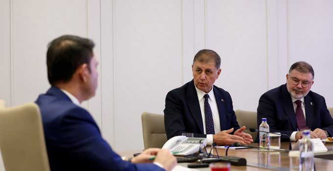 AK PARTİ İZMİR’DEN BAKAN KURUM’A İZMİR ZİYARETİ