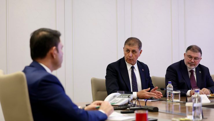 AK PARTİ İZMİR’DEN BAKAN KURUM’A İZMİR ZİYARETİ